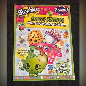 Shopkins Fruity Friends/Strawberry Kiss (Scented Sticker and Activity Book)